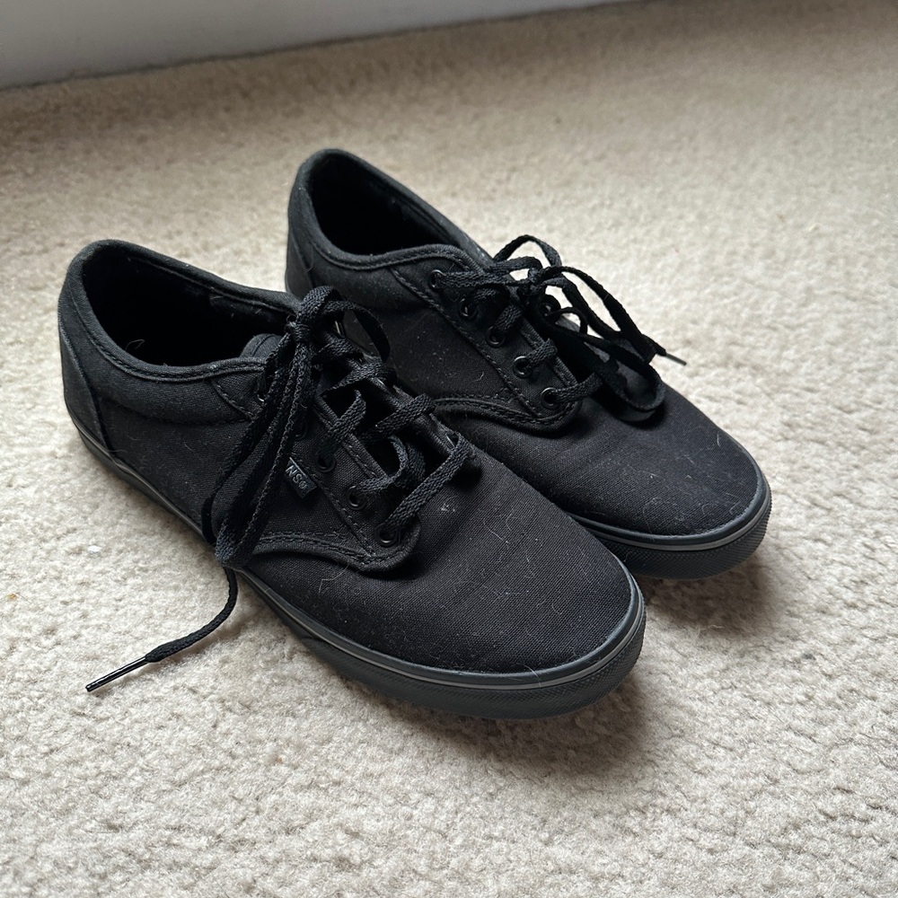 Women’s Vans, black, lace-up, size 7